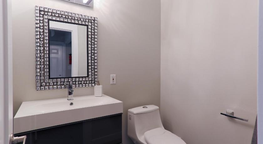 Boardwalk Homes - Executive Guest Rooms & Townhomes Kitchener Szoba fotó
