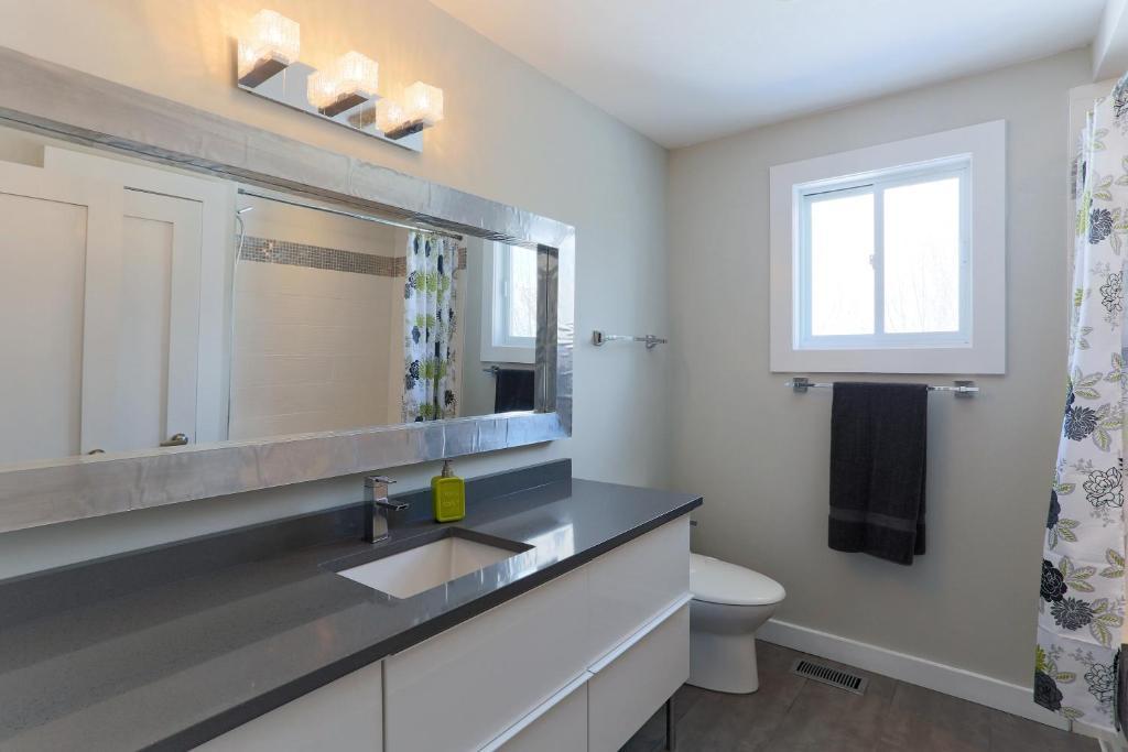 Boardwalk Homes - Executive Guest Rooms & Townhomes Kitchener Szoba fotó