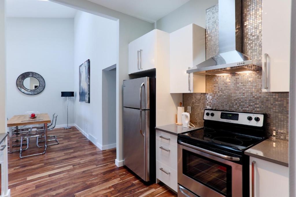 Boardwalk Homes - Executive Guest Rooms & Townhomes Kitchener Kültér fotó