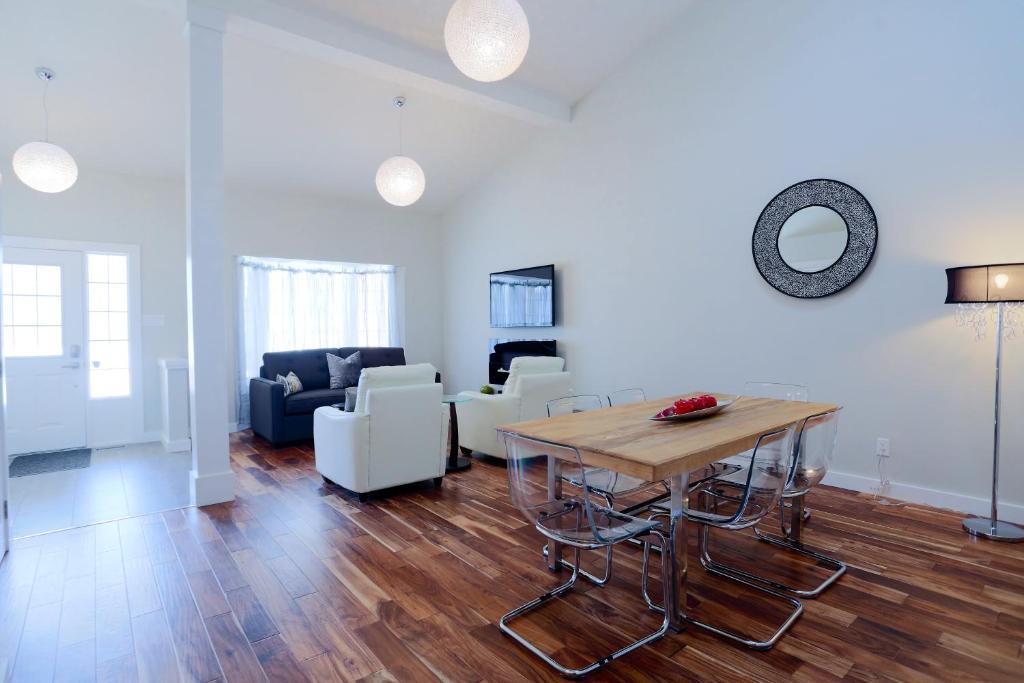 Boardwalk Homes - Executive Guest Rooms & Townhomes Kitchener Kültér fotó