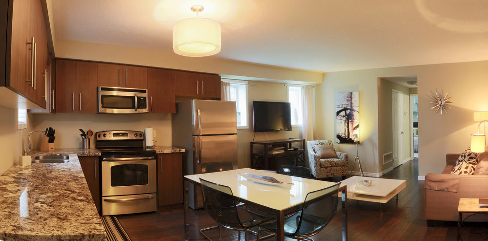 Boardwalk Homes - Executive Guest Rooms & Townhomes Kitchener Kültér fotó