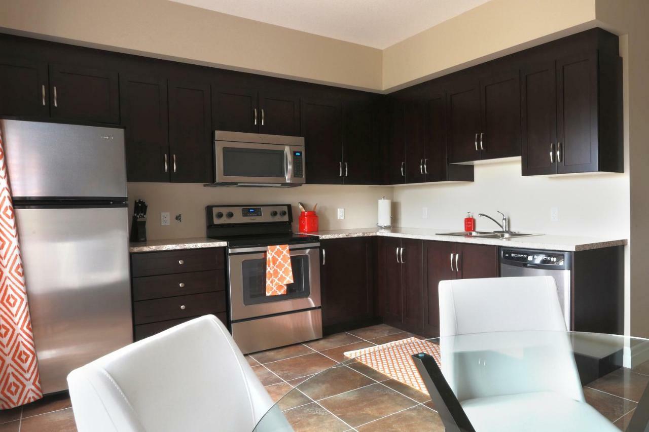 Boardwalk Homes - Executive Guest Rooms & Townhomes Kitchener Kültér fotó